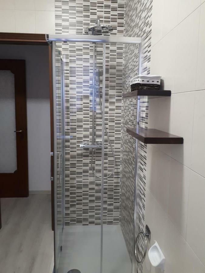 Laura'S Lake Room 阿罗纳 外观 照片